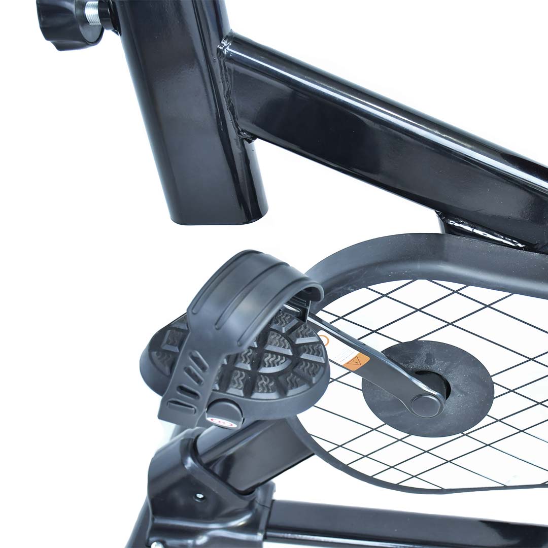 BICICLETA ESTATICA SPINNING BIKE PORTATOMATODO, PANEL PARA CELULAR /  TABLET, 2 COMPARTIMENTOS EXTRA PARA BEBIDAS